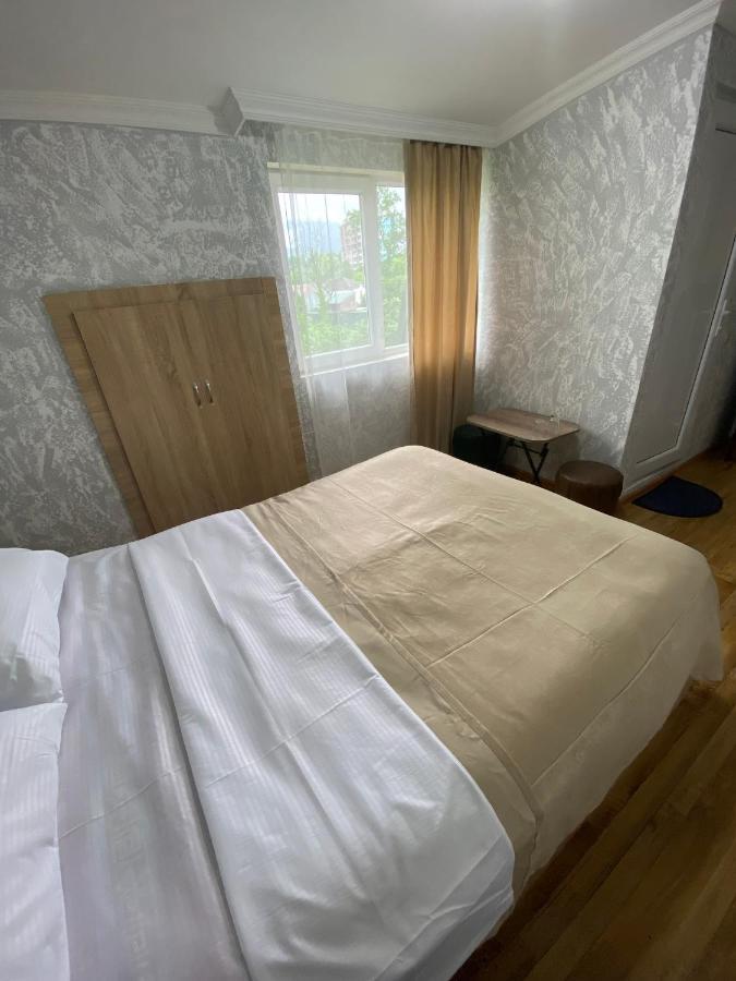 巴统 Holiday House Chkonia酒店 外观 照片