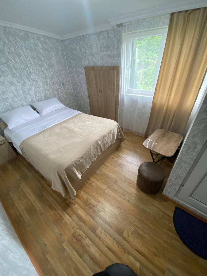 巴统 Holiday House Chkonia酒店 外观 照片