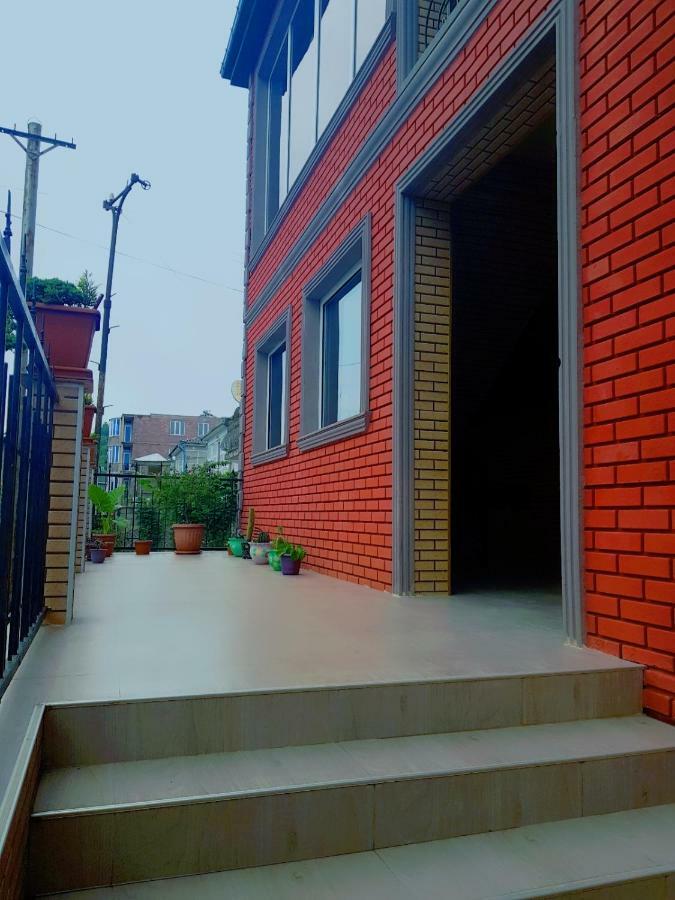 巴统 Holiday House Chkonia酒店 外观 照片